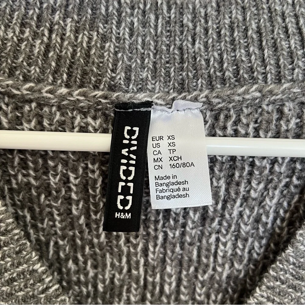 H&M Charcoal Knit Sweater Vest - Picture 3 of 3